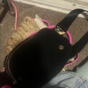 lululemon athletica Black Fleece Crossbody Bag